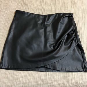Faux leather mini skirt
